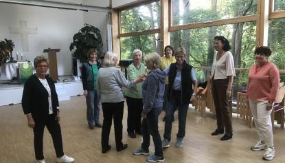 Der Tanzkreis im Gemeindehaus