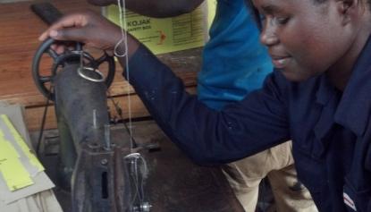 Herstellung Lederwaren Kongo-Projekt