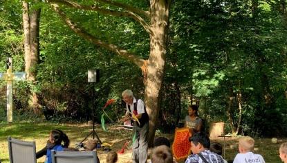 Apfelfest 2025 - ein Zauberer bei der Zaubershow