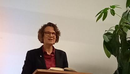 Kirchenpräsidentin zu Nietzsche 2